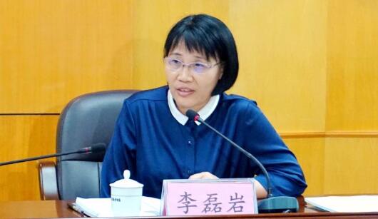 李磊巖簡(jiǎn)歷：欽州市人大副主任李磊巖，曾任欽州市副市長(zhǎng)、政協(xié)副主席