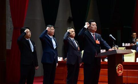 奉海峰任防城港市人大主任，黃炳利任防城港市人大副主任，黃世根任市檢察院檢察長（簡歷）