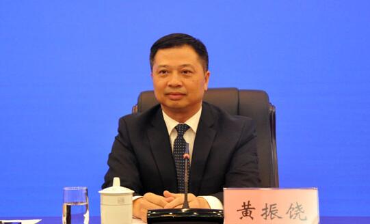 黃振饒簡歷：梧州市政協(xié)主席黃振饒，曾任梧州市委常委、宣傳部長、副市長，岑溪市委書記
