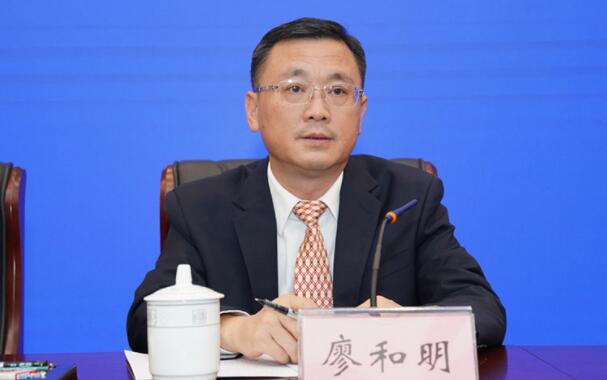 廖和明簡歷：來賓市委副書記、市長廖和明、曾任來賓市委常委、常務(wù)副市長，賀州副市長，余治平不再任