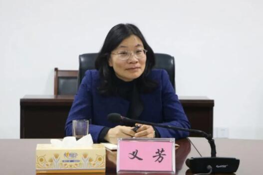 義芳簡歷：廣西高級法院副院長義芳，曾任賀州市副市長、政協(xié)副主席
