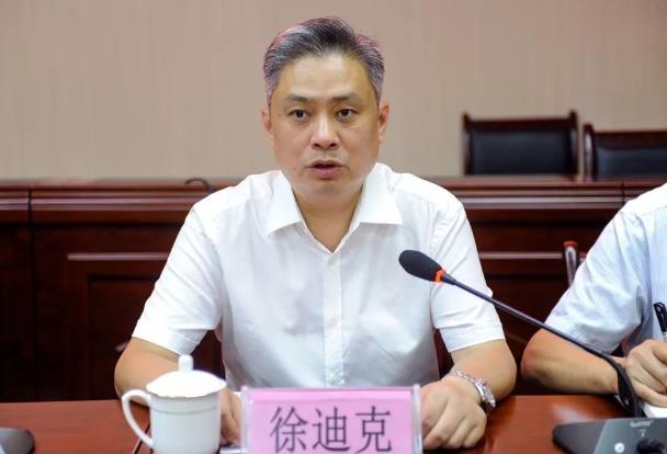 徐迪克簡歷：百色市副市長徐迪克，曾任河池市交通局局長、東蘭縣委書記、羅城縣副縣長