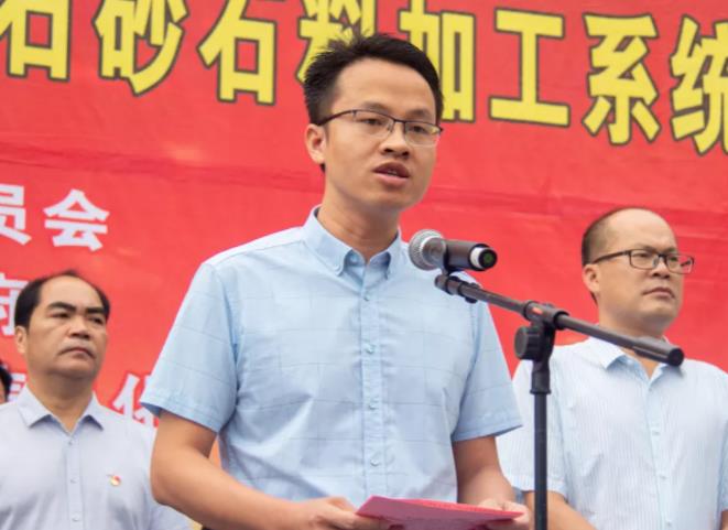 韋建明簡歷：百色市田林縣委書記、縣長韋建明，曾任廣西鄉(xiāng)村振興局綜合處處長