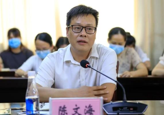 陳文海簡歷：柳州市三江縣委常委、紀(jì)委書記陳文海，曾任融安縣紀(jì)委副書記