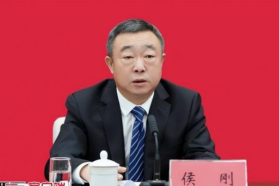侯剛?cè)文蠈幨虚L，廖立勇不再擔(dān)任南寧市委副書記、市人民政府市長職務(wù)