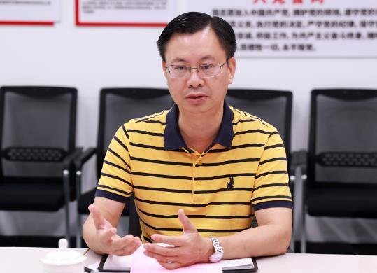 張波簡歷：梧州城投集團(tuán)董事長張波，曾任梧州市財(cái)政局副局長，岑溪市委常委、常務(wù)副市長